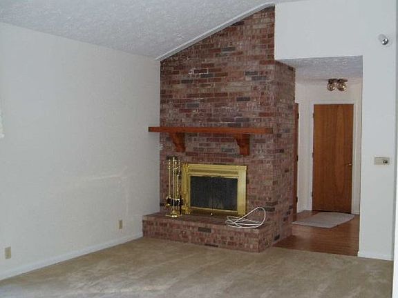 2nd image of 325 Dehart St