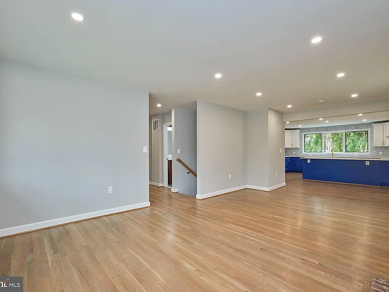 2123 N Early St — Photo 27