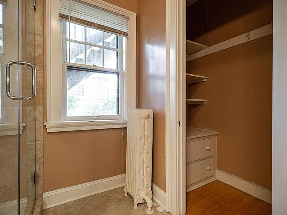 2nd image of 2119 E Kenilworth Pl #2