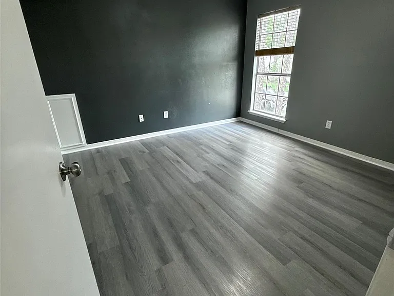 17719 Windy Point Dr — Photo 23