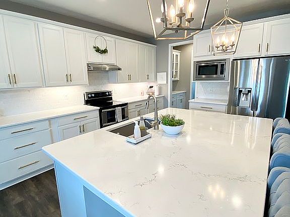 2nd image of 1128 Lancashire Dr