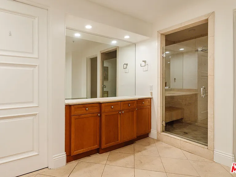 1835 Pandora Ave #302 — Photo 28