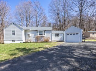 10 Berkshire Pl, Danbury, CT 06810