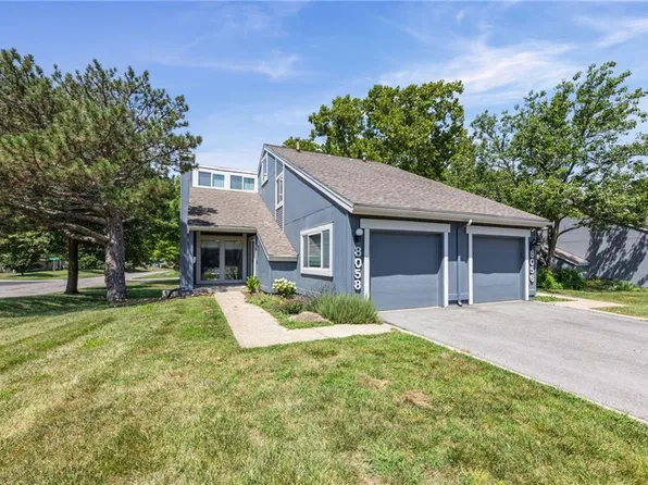 8058 Colony Ln, Lenexa, KS 66215