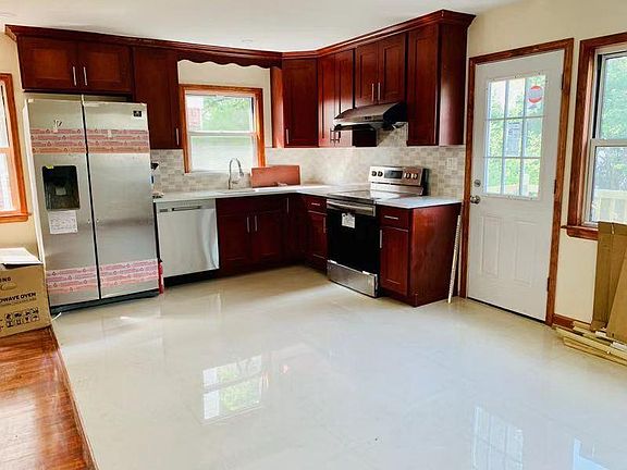 5th image of 5740 226th St