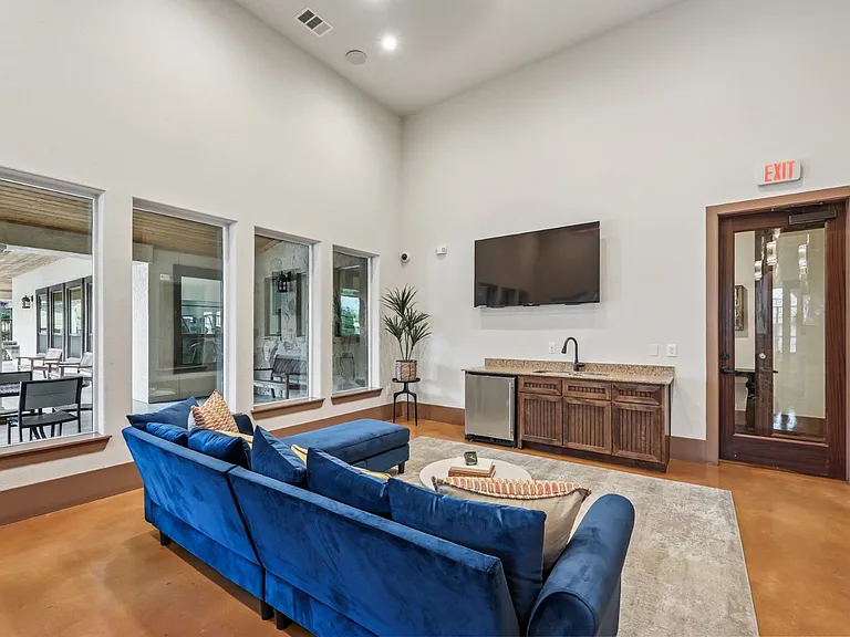 Creekside on Parmer Lane — Photo 16