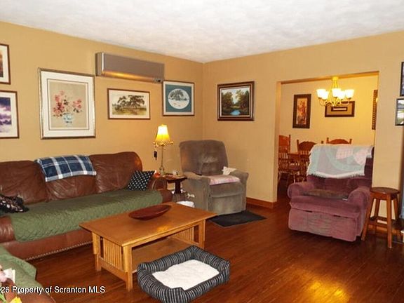 5th image of 231 Poplar St