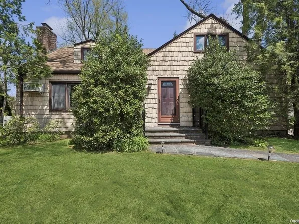 93 Fairfield Avenue, Port Washington, NY 11050