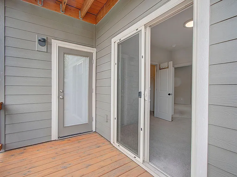 13000 NE 24th Cir — Photo 26