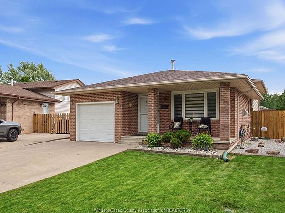 2nd image of 3375 Dolphin Ct