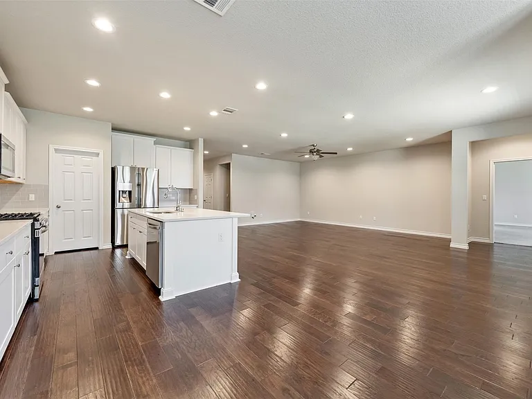 4004 Harbor Point Dr — Photo 18