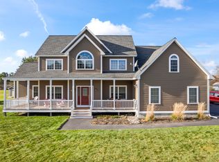 10 Fieldstone Dr, Augusta, ME 04330