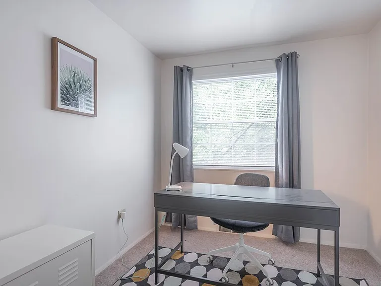 Broadview Gardens Apartments — Photo 6