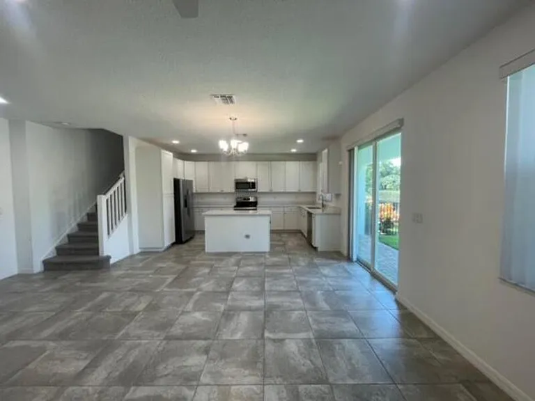 12885 Trevi Isle Dr — Photo 24