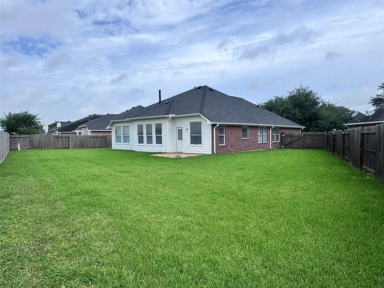 7502 Quiet Trace Ln — Photo 24