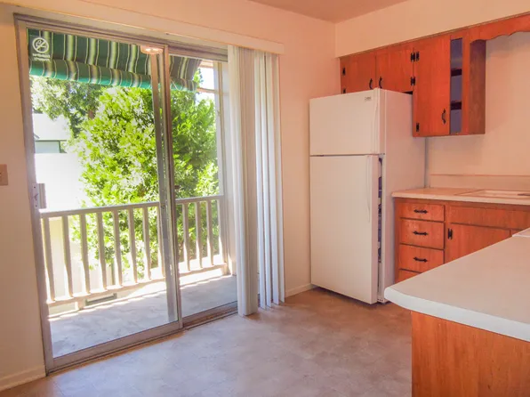 525 NW C St #D, Grants Pass, OR 97526