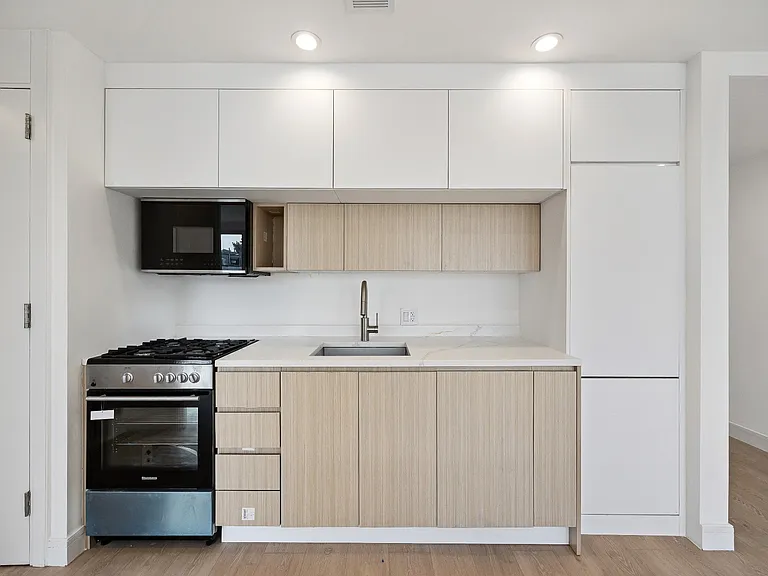 184 Eagle St #PHB — Photo 7