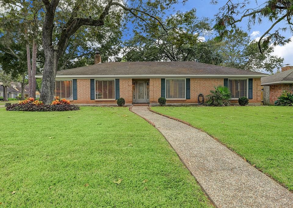1st image of 1103 Pine Cir