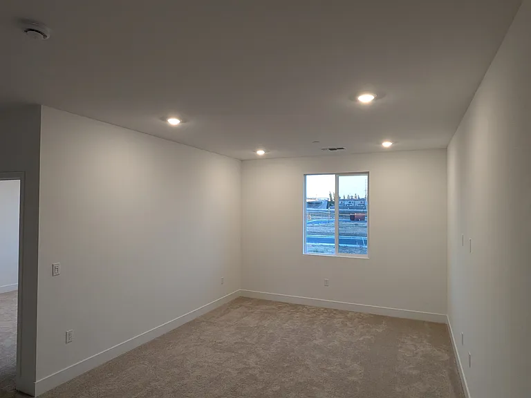 138 W Adriana Dr — Photo 10