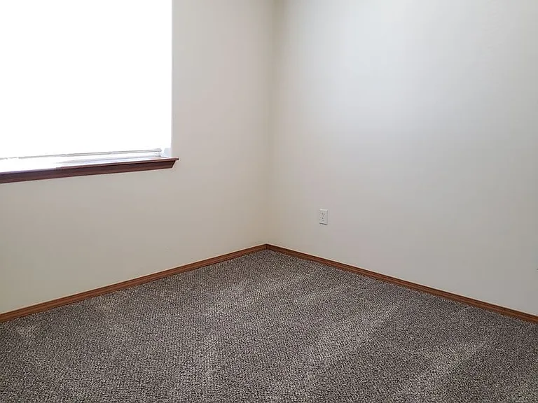 1113 N Western Ave — Photo 11