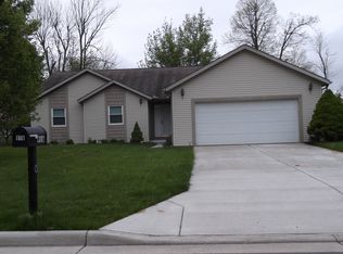 916 Christopher Cir, Ada, OH 45810