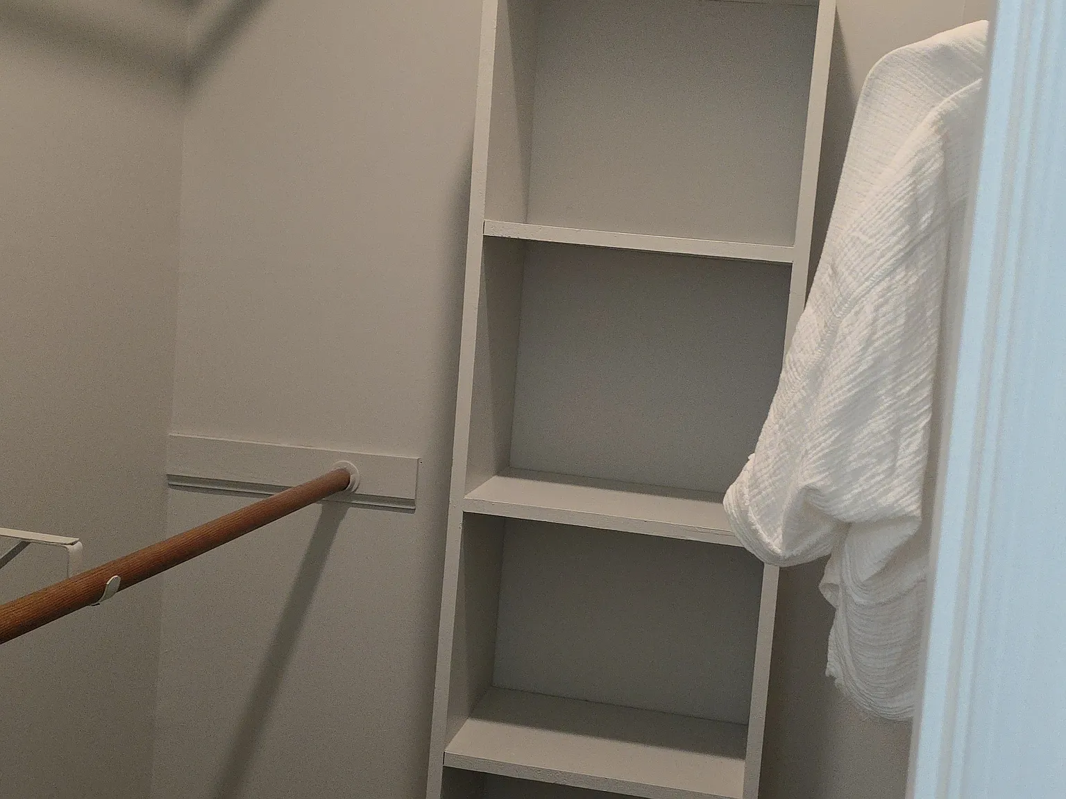 2 bed, 1.5 bath, 988 sqft, $2,700 — Photo 3