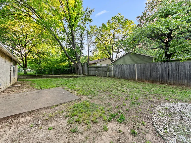 121 Lake Vis W — Photo 37