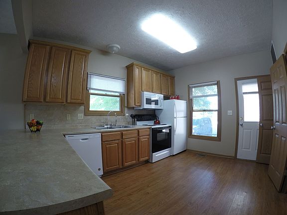 5th image of 302 N Chauncey Ave #671