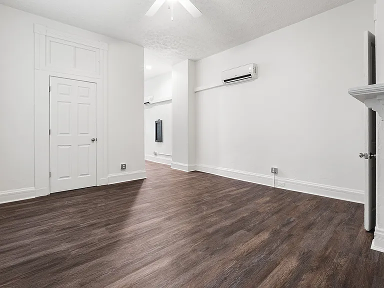 427 Whiteman St #2 — Photo 3