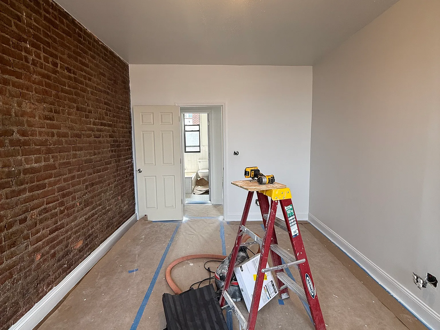 2 bed, $2,881 — Photo 4