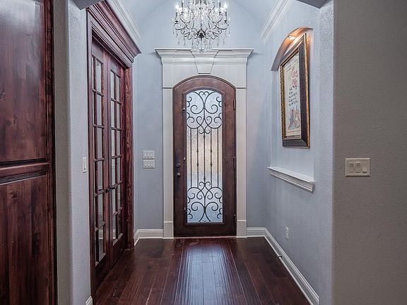 5th image of 150 Bridle Path Dr