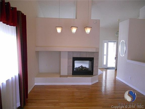 Double sided Fireplace for the Formal living area and Living, di