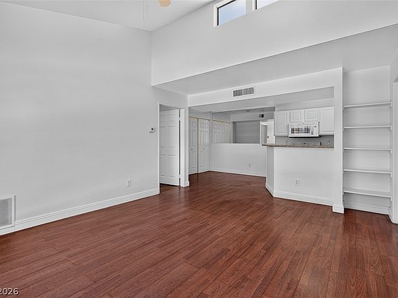 3rd image of 5158 S Jones Blvd Unit 201