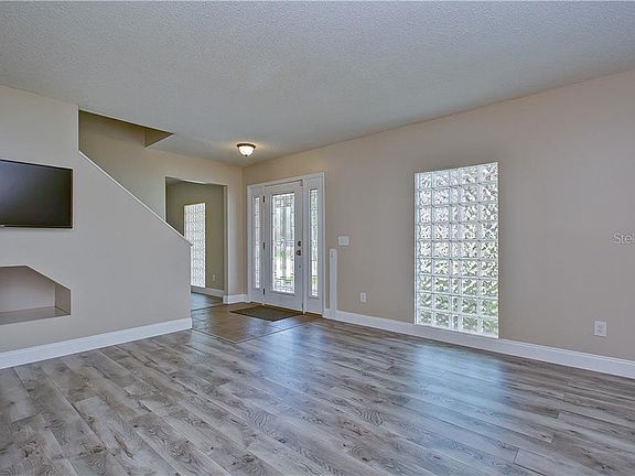 3rd image of 15921 Bridgewater Ln