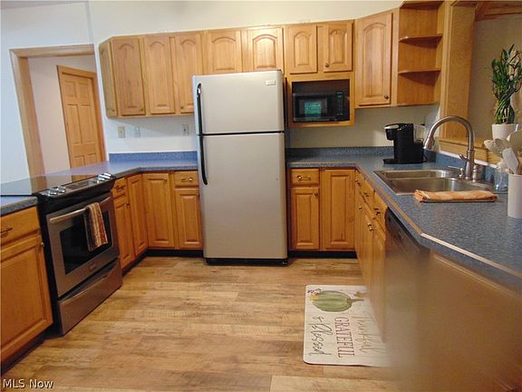 4th image of 12436 Painesville Warren Rd
