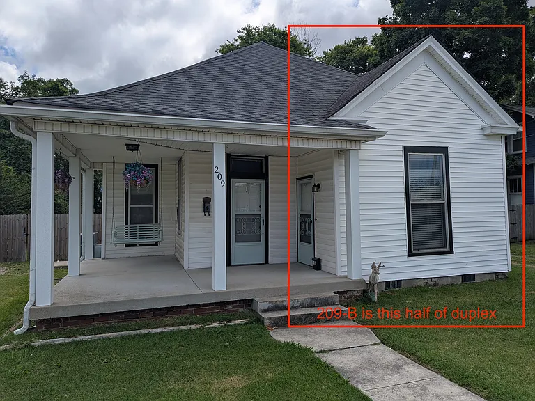 209B S Greenwood St — Photo 2