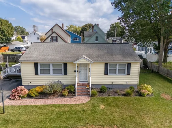 21 Twiss St, Lowell, MA 01851