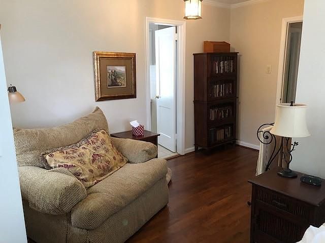 1st image of 826 Bradford St NW