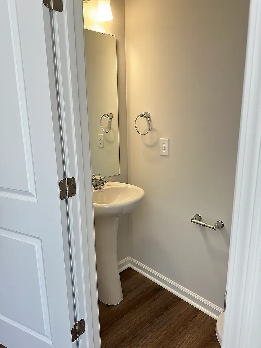 3 bed, 1761 sqft, $1,975 — Photo 1