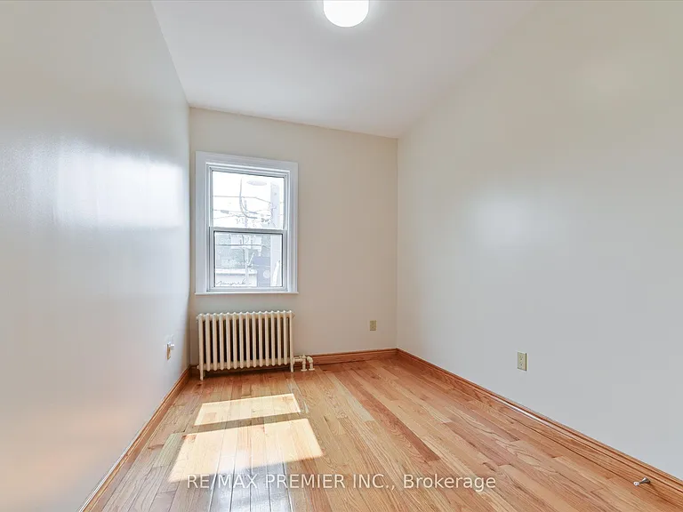1575 Bayview Ave — Photo 11