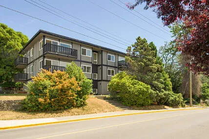 435 Lampson St #303