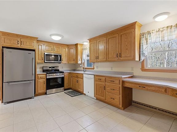 3rd image of 300 Harriet Ln