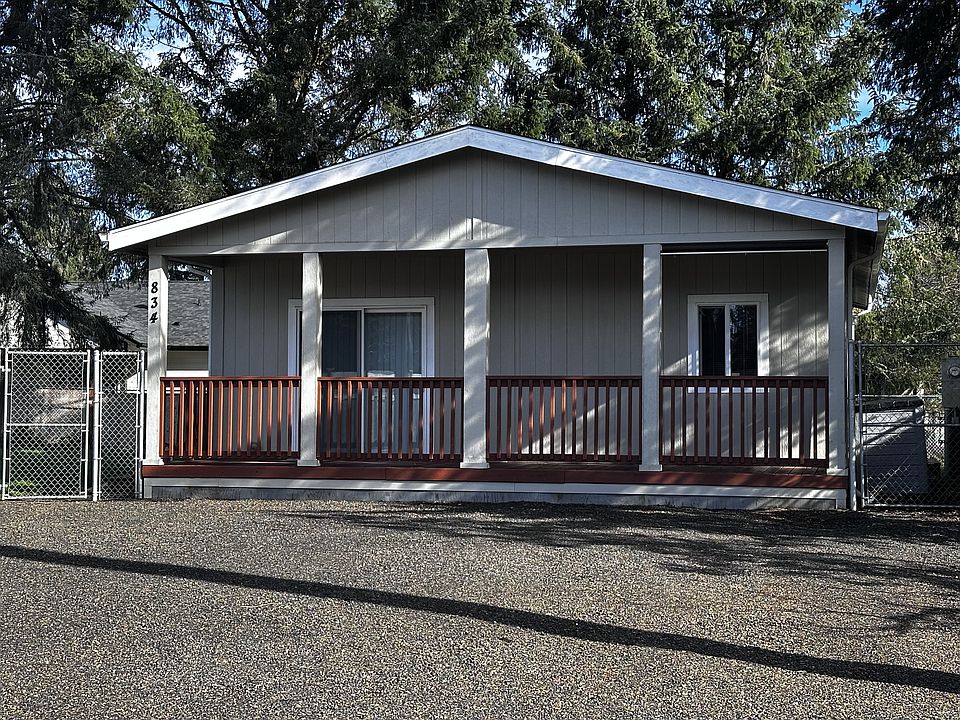 1st image of 834 Teal Ct SE