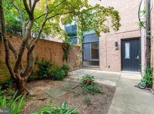 130 Spruce St APT 7A, Philadelphia, PA 19106