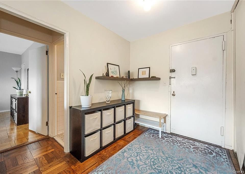 1st image of 260 Garth Rd APT 4B5