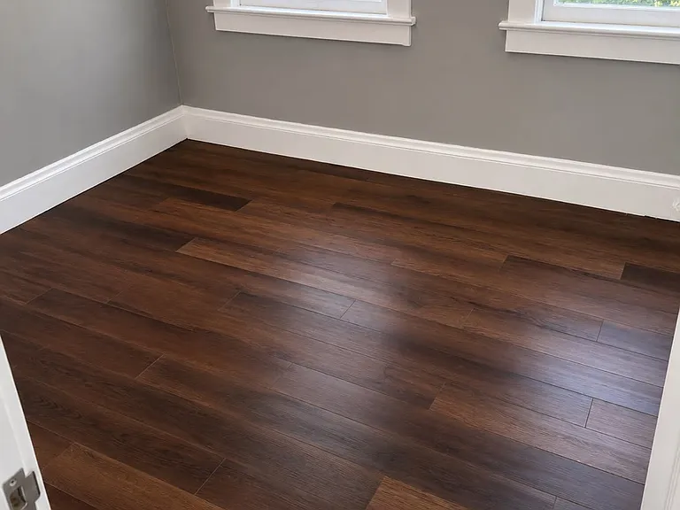 472 Lamson Ave — Photo 1