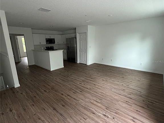 4th image of 2577 6TH AVENUE DRIVE E