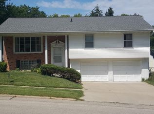 6621 Kent Dr NE, Cedar Rapids, IA 52402