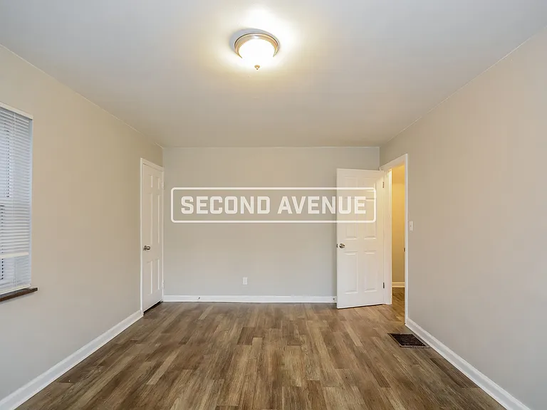 3052 Worthington Ave — Photo 4