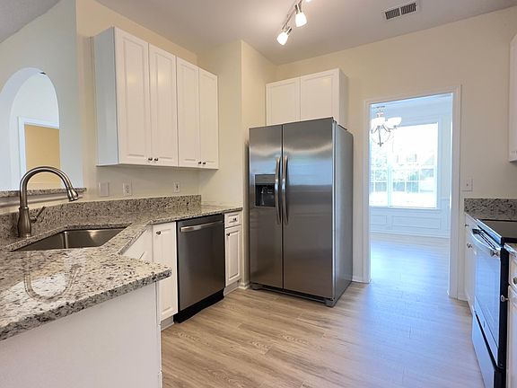 3rd image of 412 Woodruff Lake Way